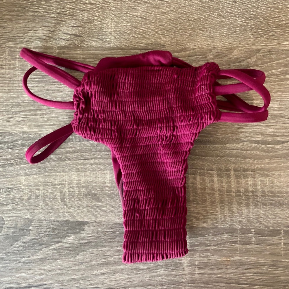 Cheeky bathing suite bottom